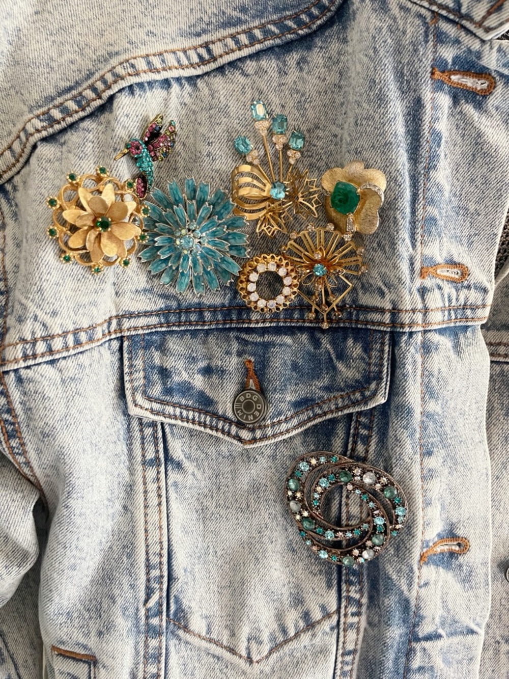 Brooch Crazy! Embellished Denim Jackets with antique brooches. - Picture 13 of 13